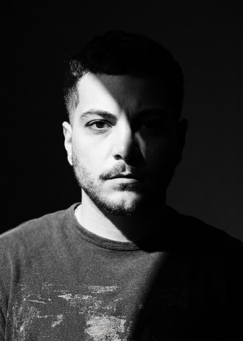 Alessio, copropriétaire et barbier chez Revenants